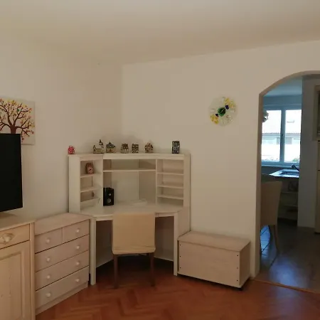 公寓 House Perla With Garden And Parking *