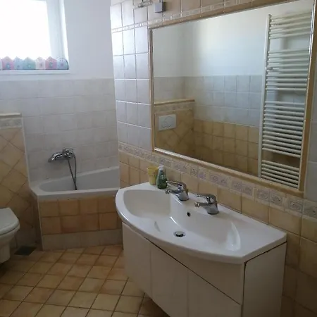 House Perla With Garden And Parking 科佩尔